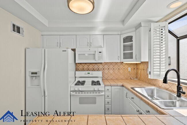 Building Photo - 27666 Nugget Dr