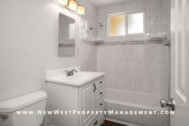 Building Photo - Upgraded Oceanside 3 Bedroom, Available Now! Small Pet OK!