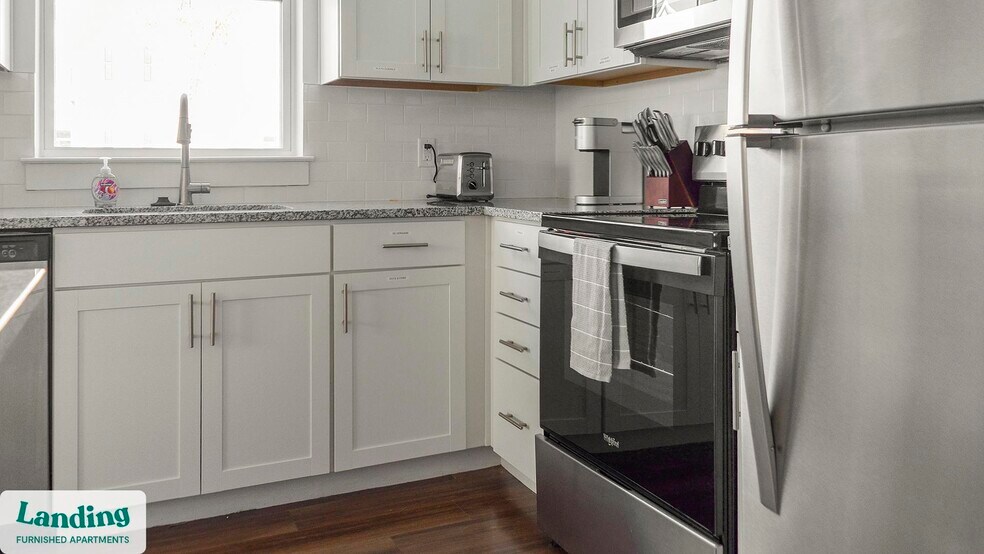 Building Photo - 901 Kelly Green Ln