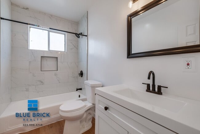 Building Photo - 5320 Corteen-18