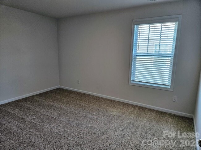 Building Photo - 1127 Walbury Hl