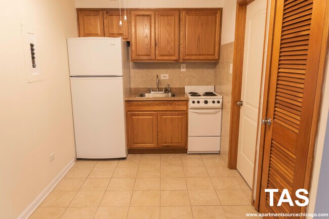 Building Photo - 6250 W 64th Pl