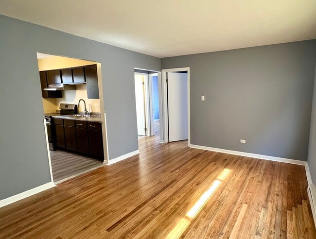 Building Photo - 9106 S Halsted St