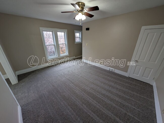 Building Photo - Spacious 2-Story Townhome in the Heart of Amherst