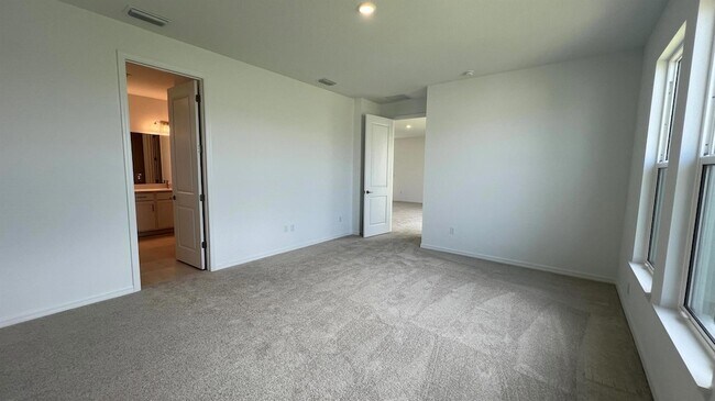 Building Photo - 584 Ranch Oak Cir