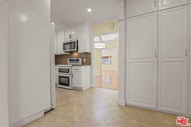 Building Photo - 555 S Westgate Ave