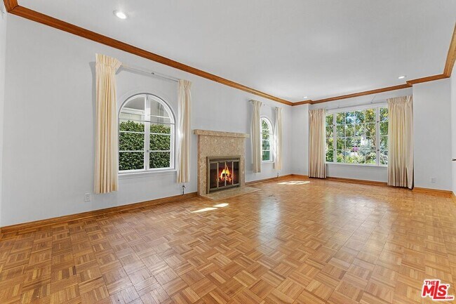 Building Photo - 253 15th St