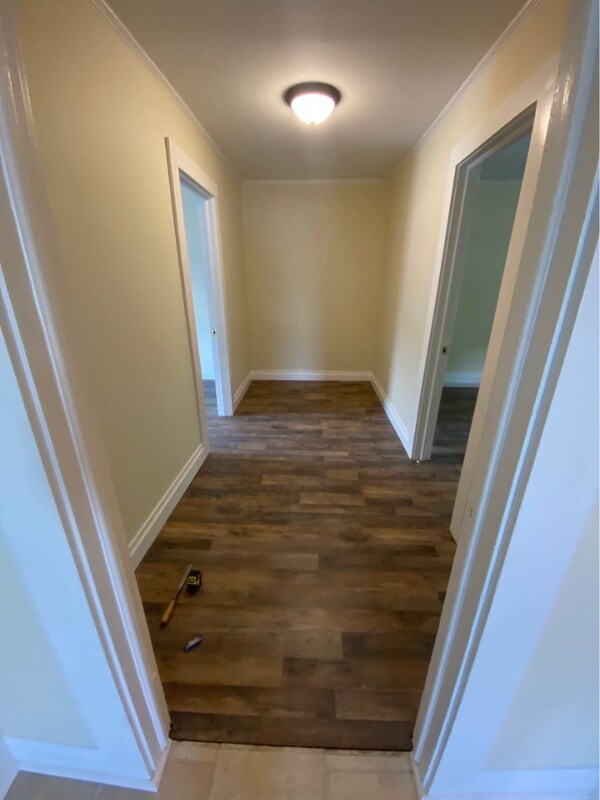 Building Photo - 724 W Main St