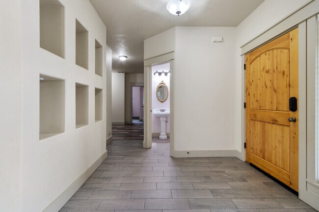 Building Photo - 10976 W Hidden Brook Dr