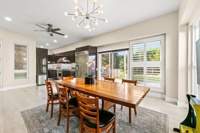 Building Photo - 46211 Roadrunner Ln