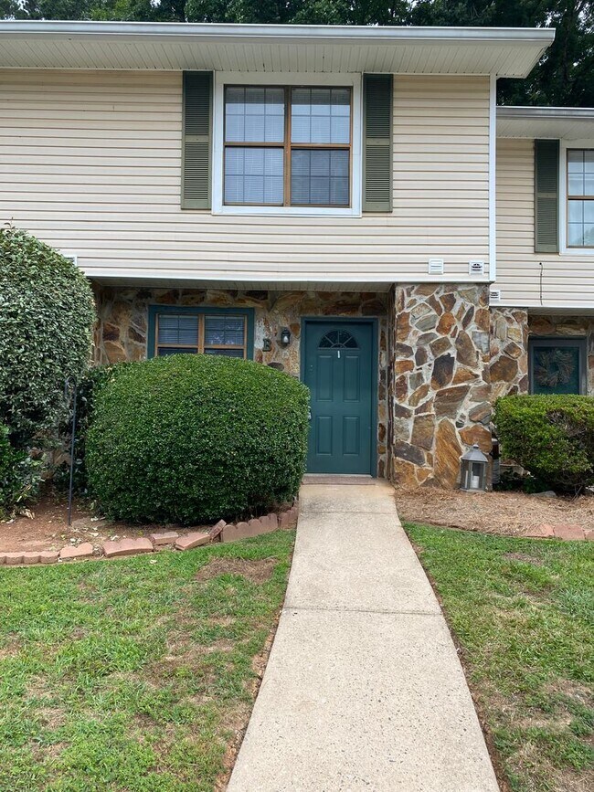 Building Photo - 2502 Hidden Cove Ct