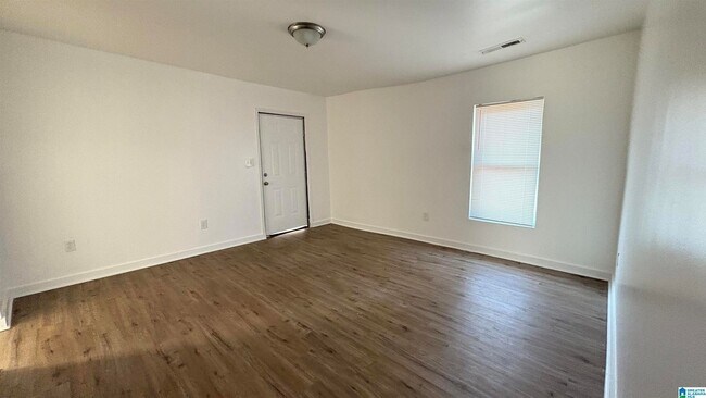 Building Photo - 1310 Steiner Ave SW