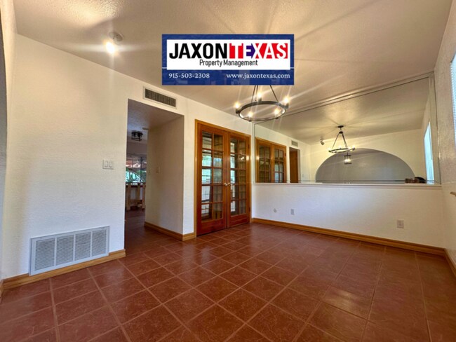 Building Photo - 1067 Villa Linda Way