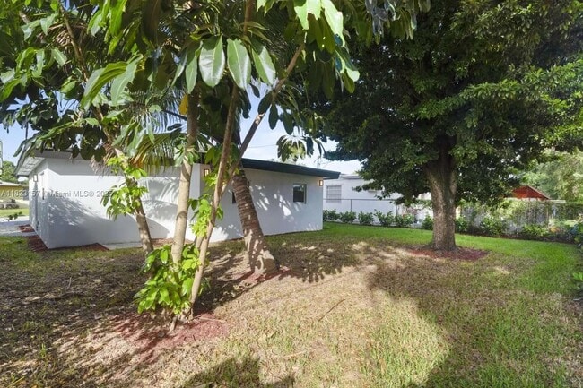 Building Photo - 1428 NE 153rd Terrace