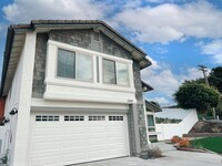 Building Photo - Spacious & Luxurious 4 Bed / 3 Bath Upper ...