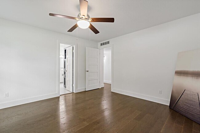 Building Photo - 11005 Carissa Dr