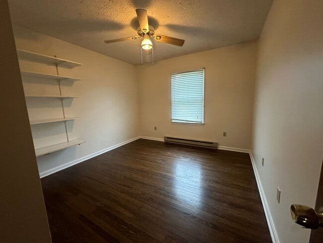 Building Photo - 205 Muse Dr
