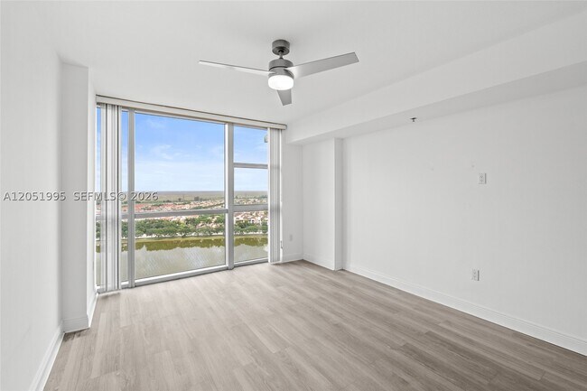 Building Photo - 2681 N Flamingo Rd