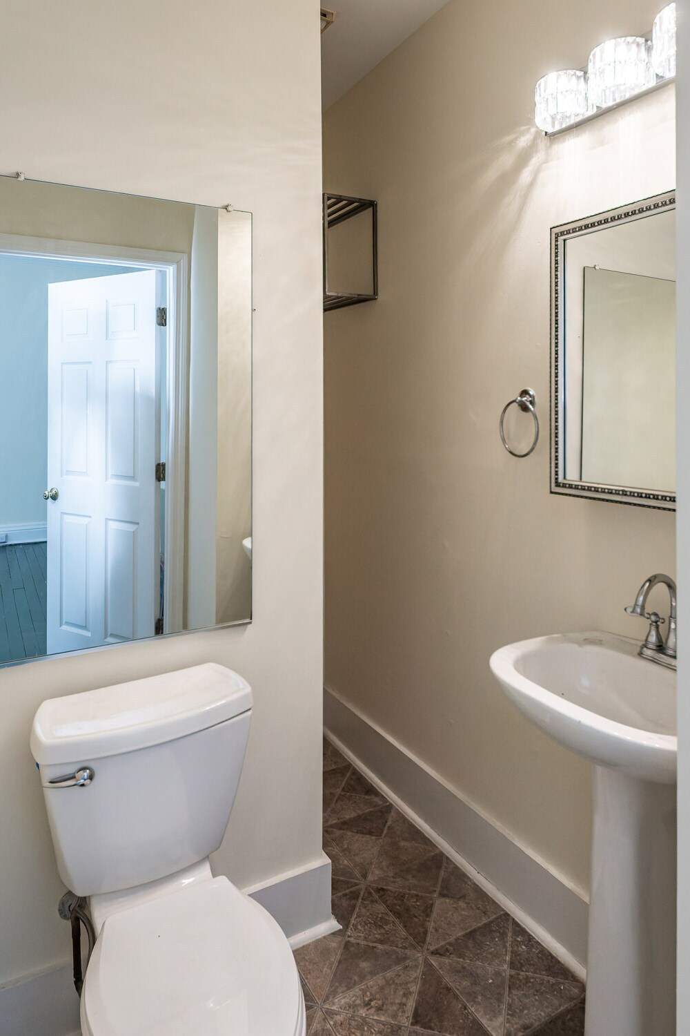 Building Photo - 34 Amherst St