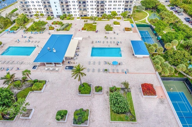 Building Photo - 1201 S Ocean Dr