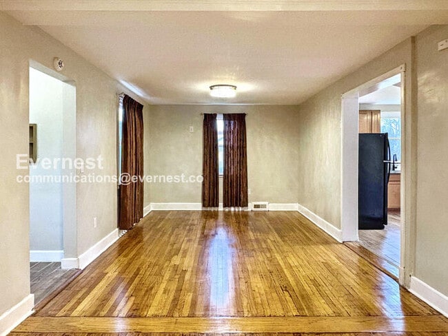 Building Photo - 5215 Muth Ave