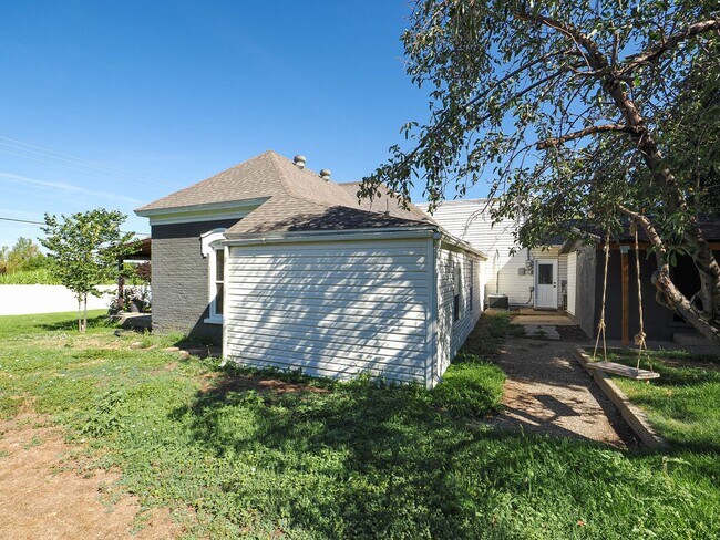 Building Photo - 408 E 775 N