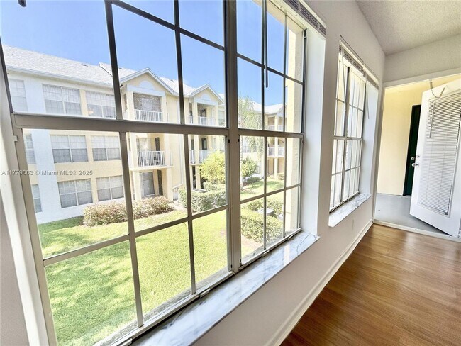 Building Photo - 6331 La Costa Dr