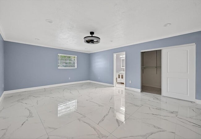 Building Photo - 15775 N Miami Ave