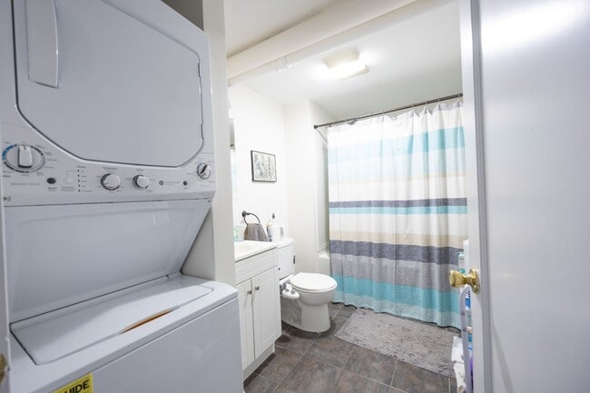 Building Photo - 468 Whitney Ave