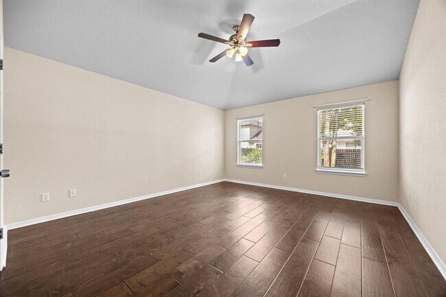 Building Photo - 135 Justin Leonard Dr