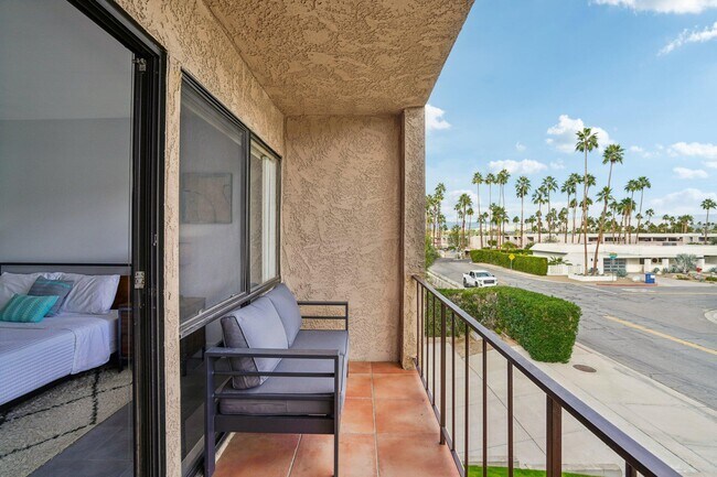 Building Photo - 2727 S Sierra Madre