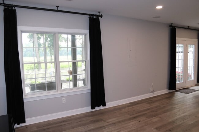 Building Photo - 16844 Panorama Dr