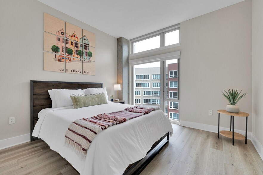 Building Photo - 185 Channel St