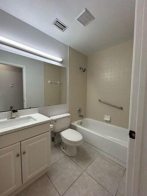 Building Photo - 725 Sunny Pine Way