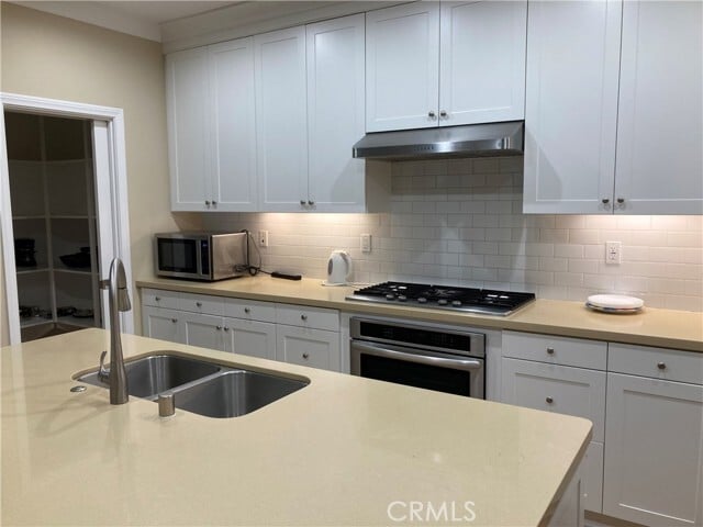 Building Photo - 64 Cherry Tree