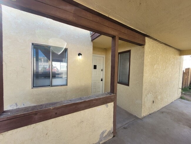 Building Photo - 2630 S Virginia Dr