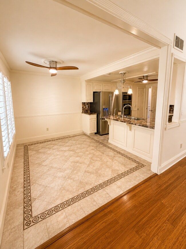 Building Photo - 11785 Avenida Sivrita