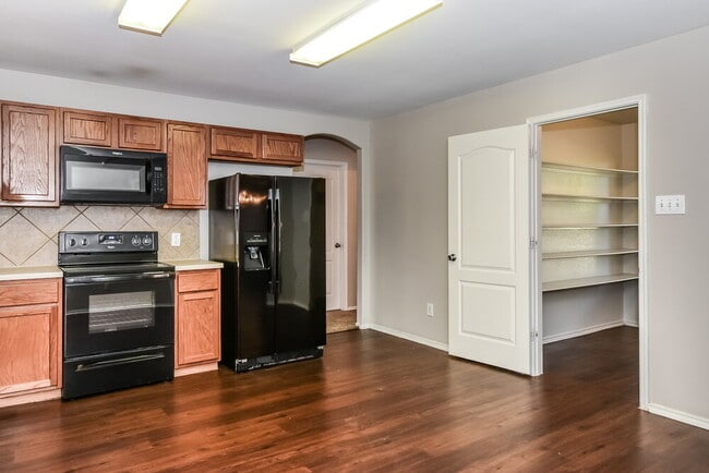 Building Photo - 2010 Preston Trail