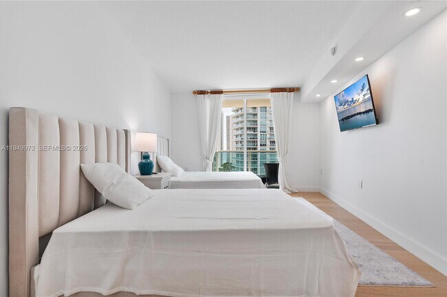 Building Photo - 200 Sunny Isles Blvd