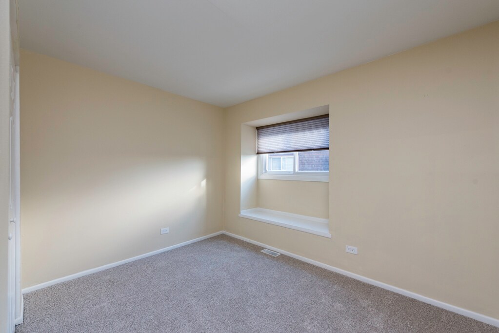 Building Photo - 2634 Woodview Ct