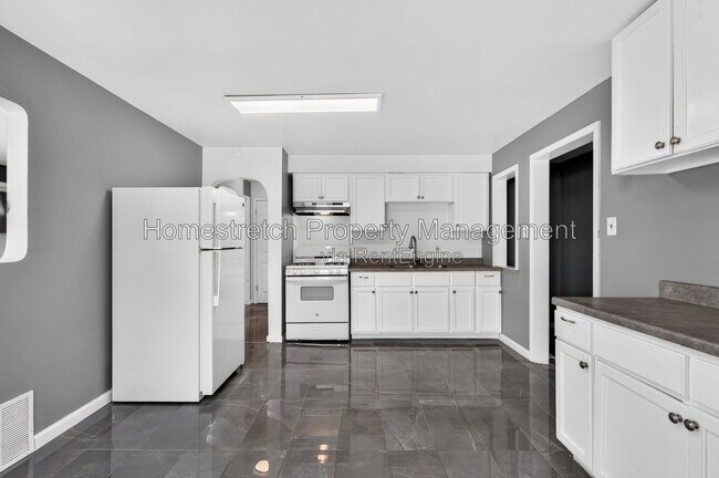 Building Photo - 6006 Cascade Dr