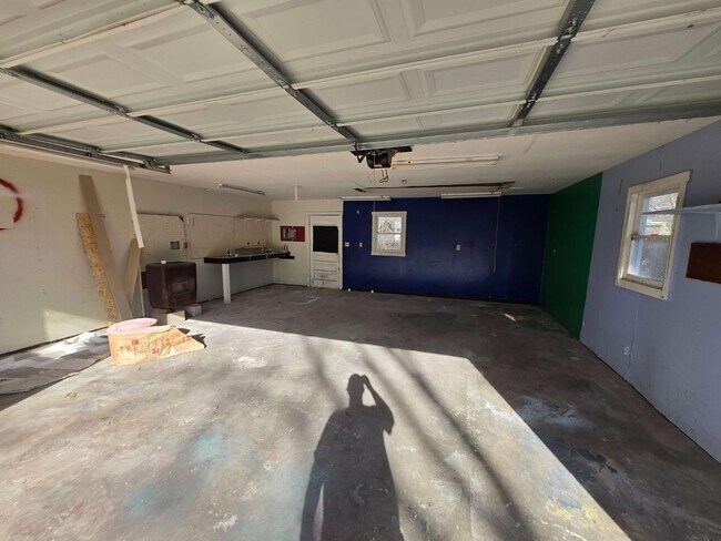 Building Photo - 906 N Pershing St