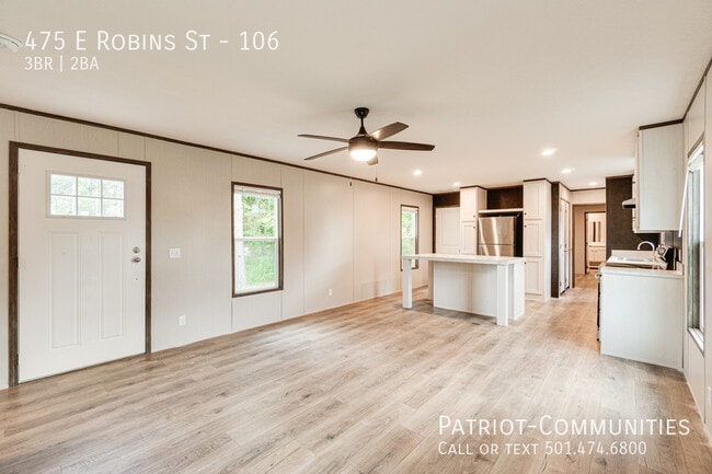 Building Photo - 475 E Robins St