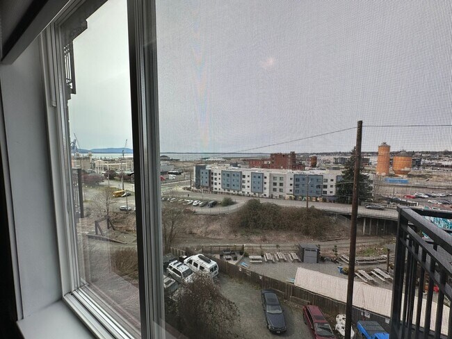 Building Photo - 1 Bed, 1 Bath Condo with Bellingham Bay View and parking garage