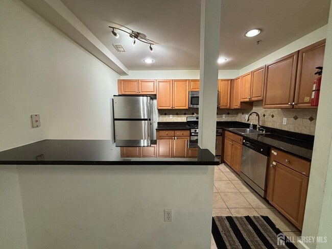 Building Photo - 116 Chariot Ct