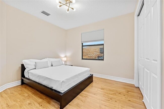 Building Photo - 9571 Eden Roc Ct