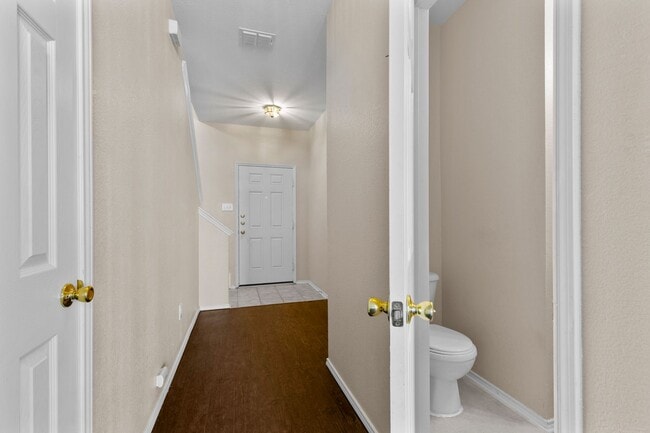 Building Photo - Charming 3-Bedroom Home in Villages of Woo...
