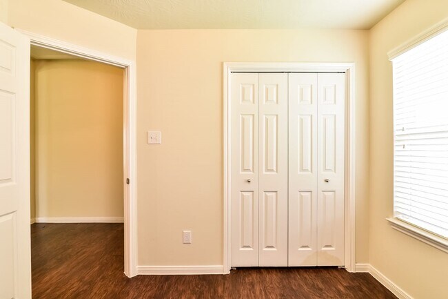 Building Photo - 6107 El Granate Dr