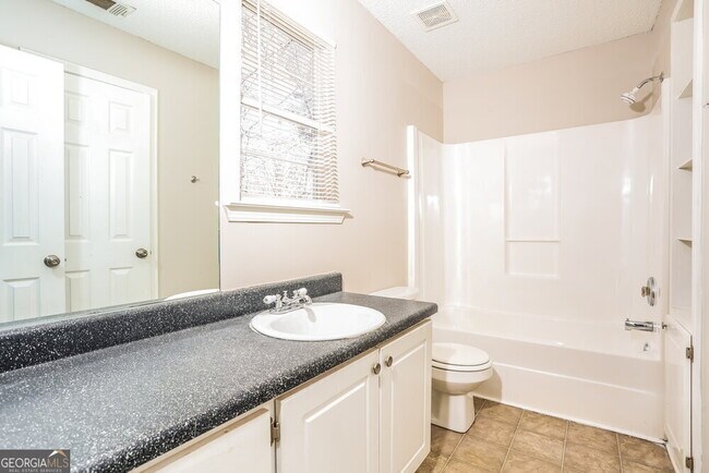 Building Photo - 1374 N Hampton Dr