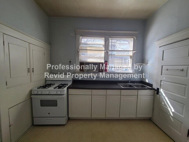 Building Photo - First Month Free on a 13-Month Lease